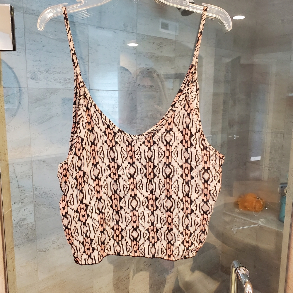 BRANDY MELVILLE TOP SZ SMALL